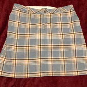 Wool skirt perfect for work, school, or night out.